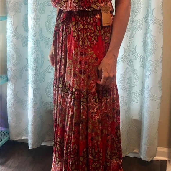 Lovely off the shoulder dress - Picture 2 of 6